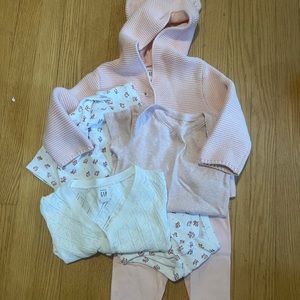Baby Gap size 6-12 months set